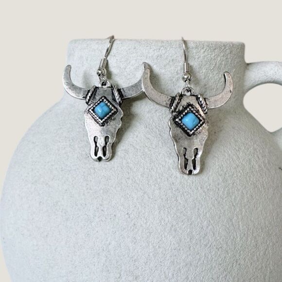 ✨3/$25✨ NEW Western Cowgirl Coastal Blue and Horn Earrings - Picture 1 of 2